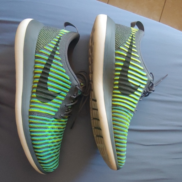 nike men's roshe two flyknit v2 running shoe